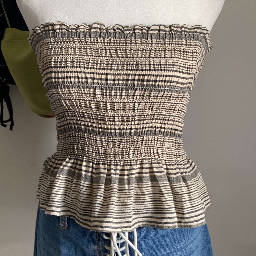 New American Eagle Outfitters Ladies Summer Striped Smocked Ruffle Hem Tube Top